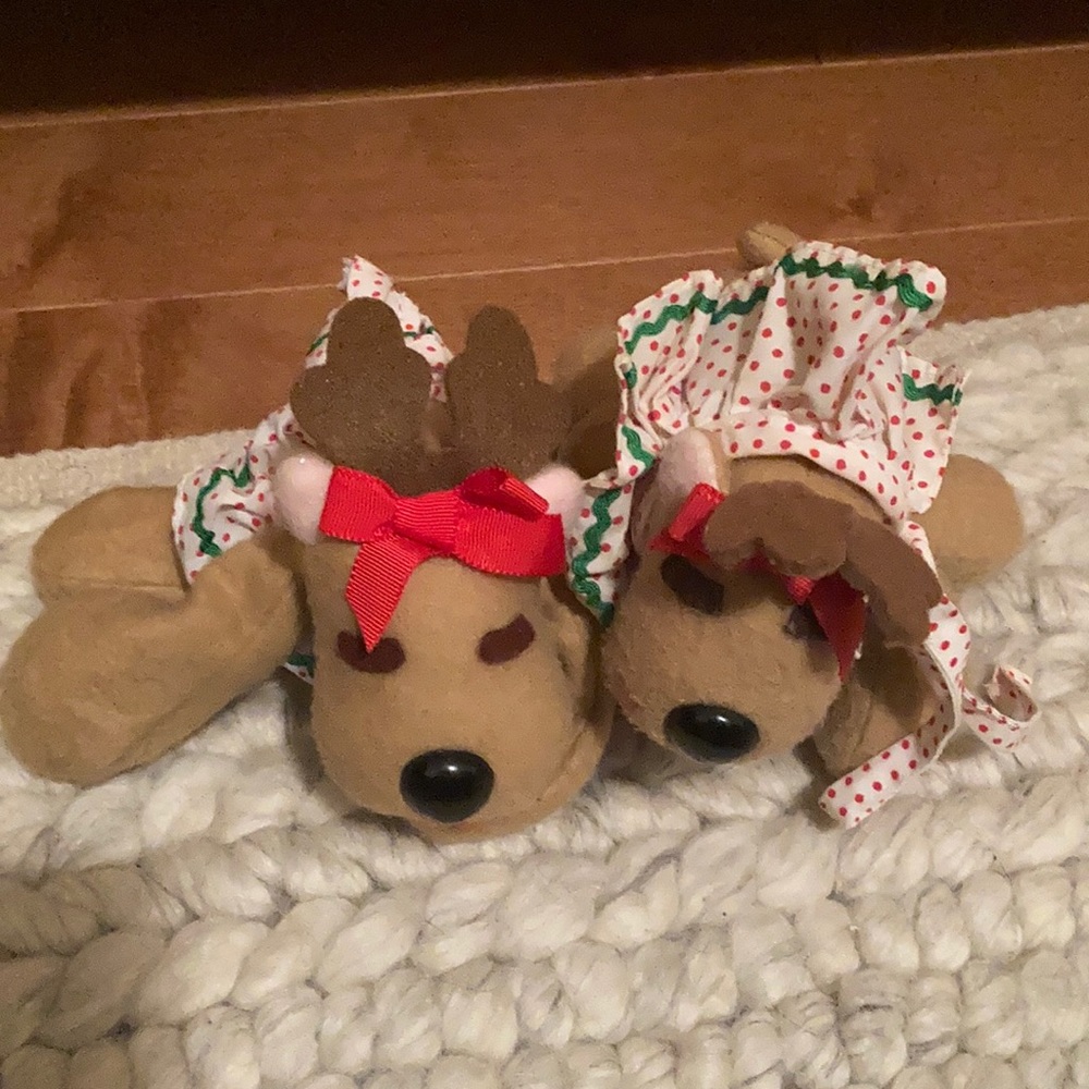 Vintage stuffed reindeer - 1988